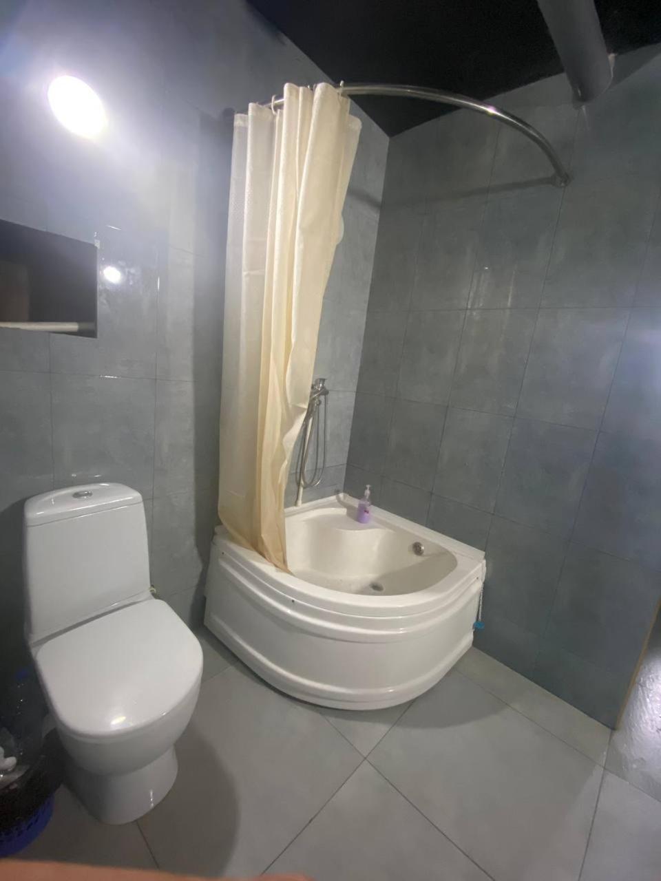 Hostel Na Bobura Tashkent Bagian luar foto